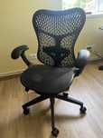 Scaun de birou ergonomic Herman Miller Mirra 2
