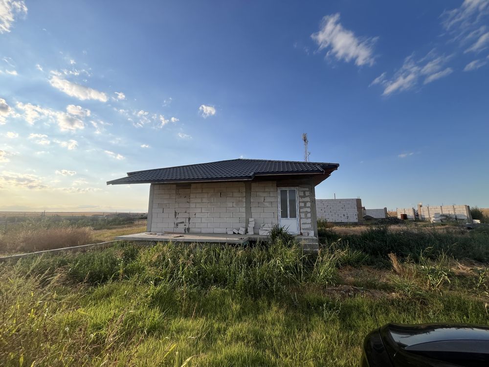 Casă 80 mp + teren 405 mp în Corbu – ideală locuit/investiție