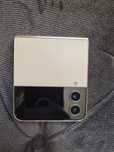 Samsung Galaxy Z Flip 4
