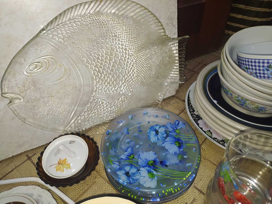 Посуда, чашки, кружки, тарелки, миски