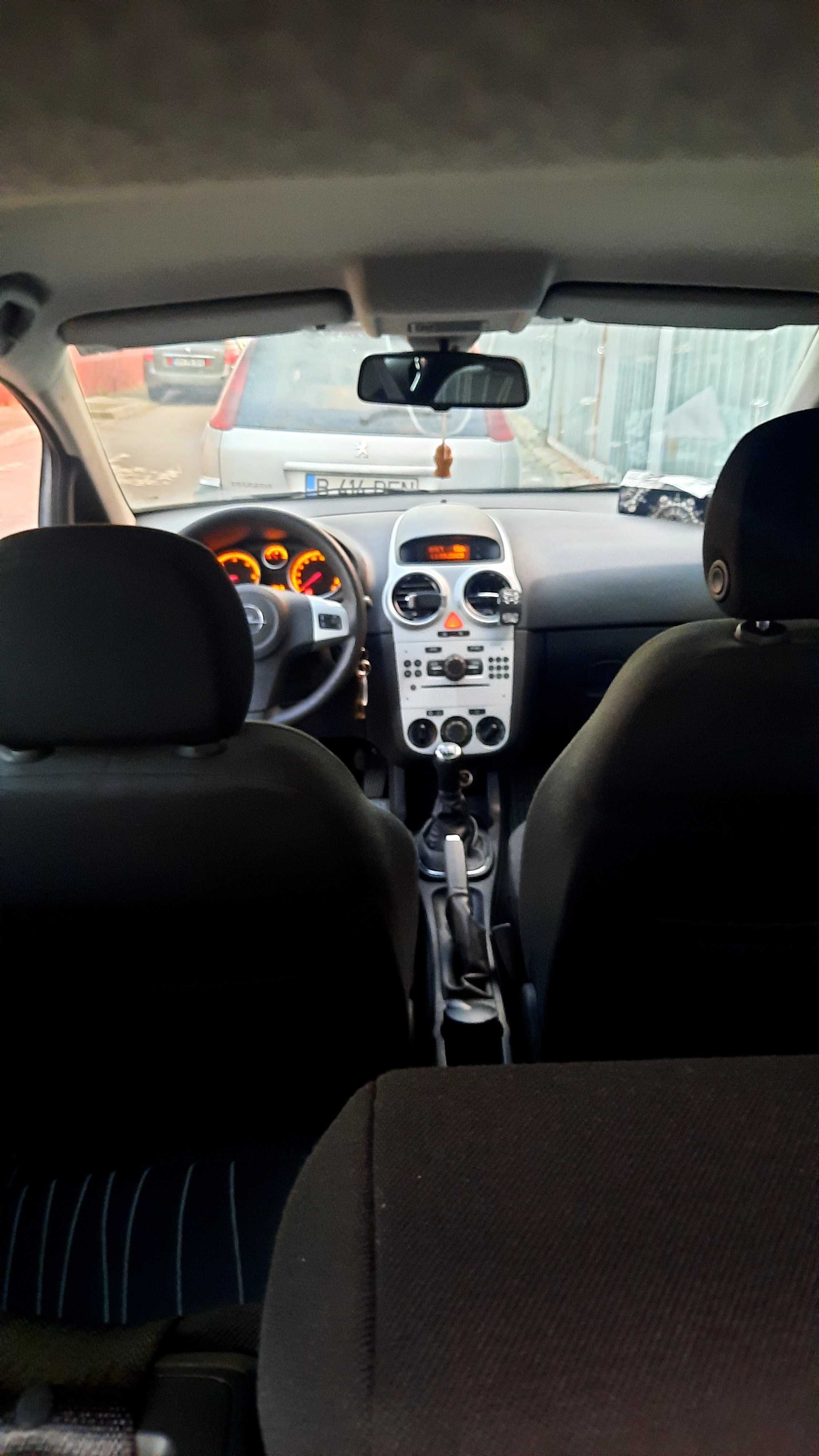 Vând Opel Corsa 1,3 disel 2009 CTDI