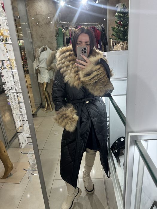 Geaca din fas cu blana de raton 1400 lei