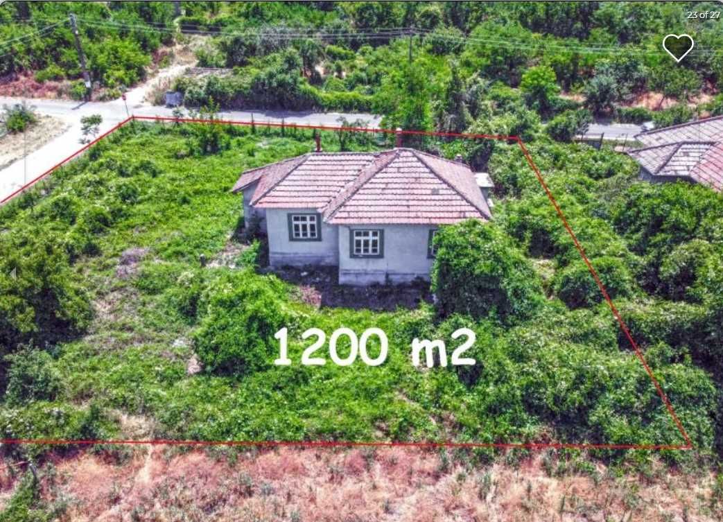 Продава 100 м2 къща с 1200 м2 двор в хубаво село, на 2 км от Дунав