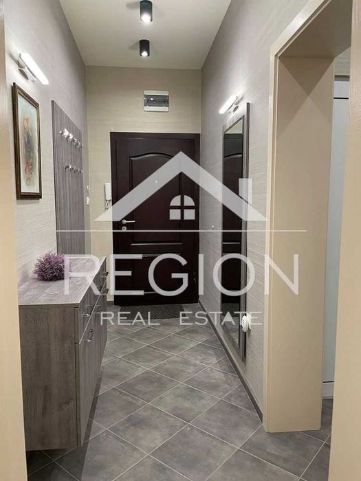 Дава се под наем Тристаен апартамент в Варна, Център - 100 кв.м за 800 € - Снимка #12