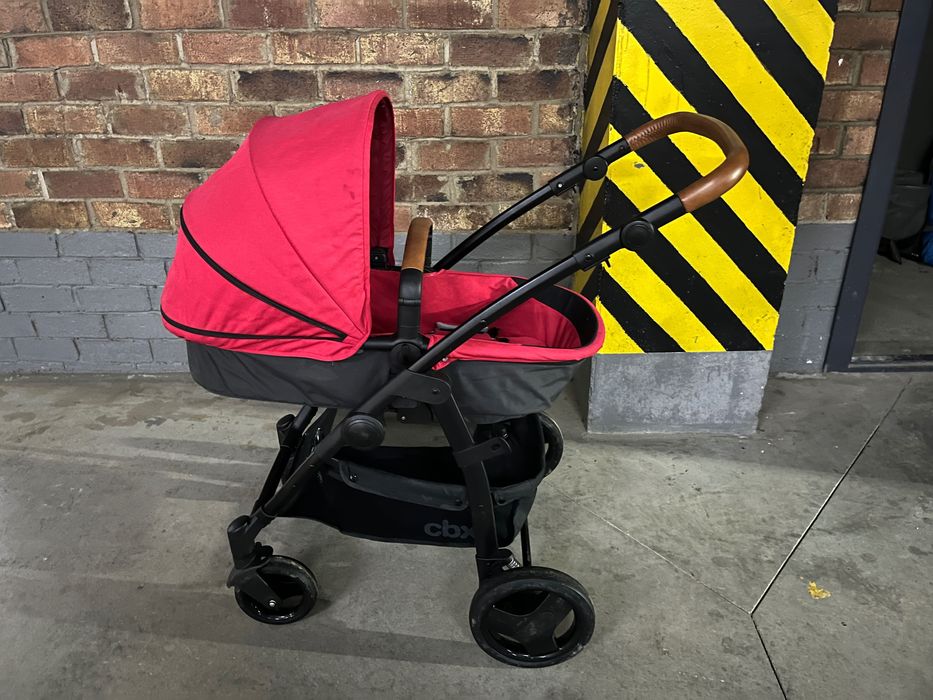 Продаю отличную коляску от компании Cybex