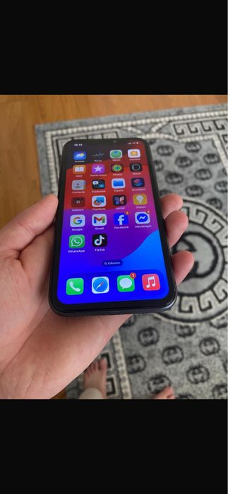 Vand iphone 11 fac si schimb pretul este de 600 lei