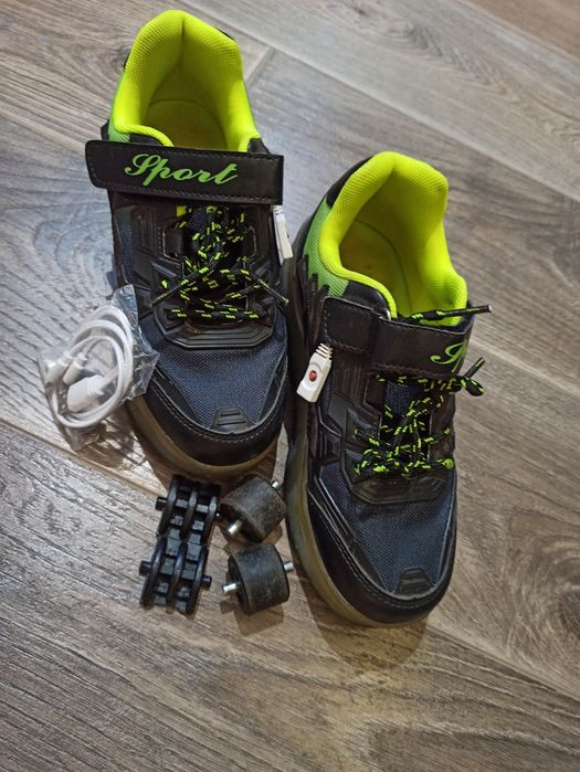 Обувки с колелца, светещи