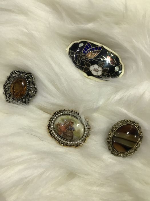 Brose vintage anii 1900 portelan