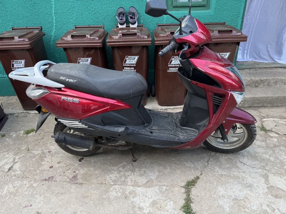 Vand scuter revolt rs5