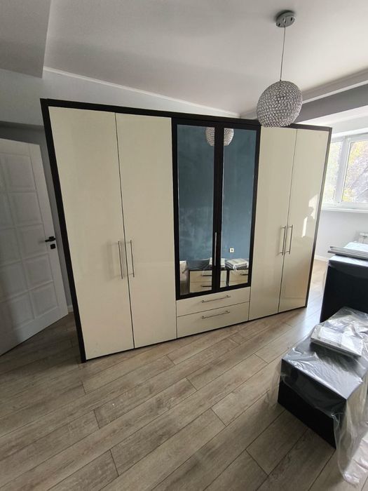 Шкаф для одежды в спальню