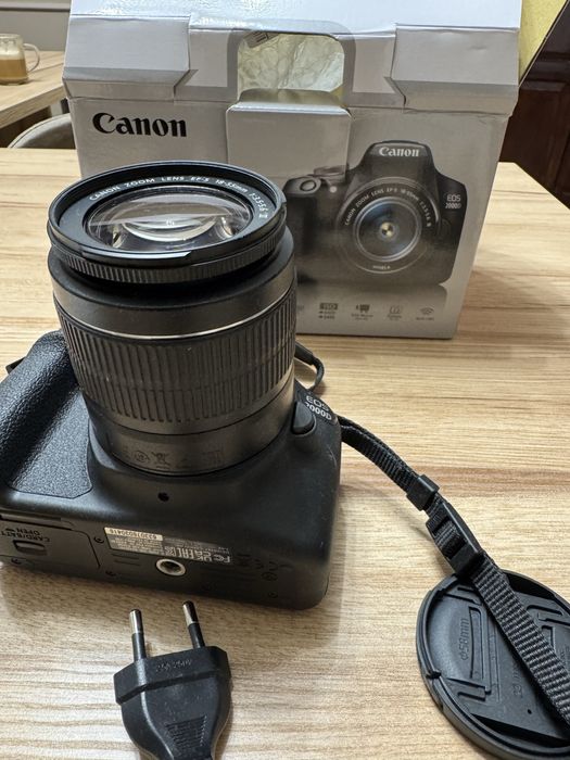 Aparat Canon EOS 2000D