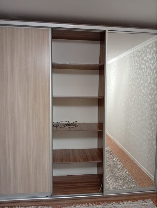 Продается шкаф купе в хорошем состоянии! Размер 240 на 240, глубина 50