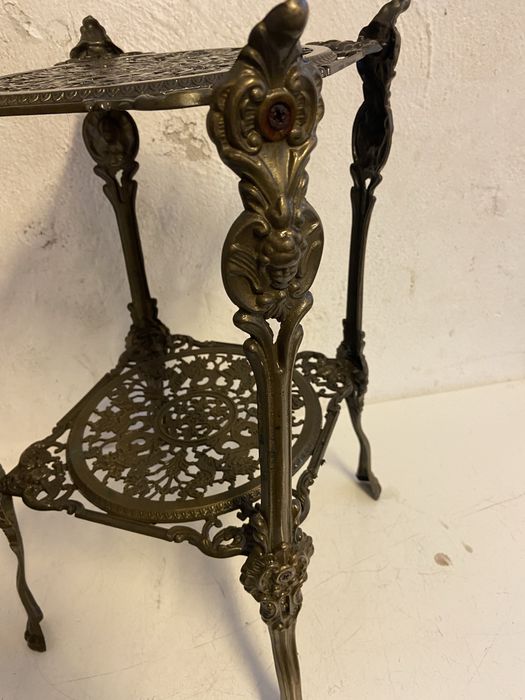 Поставка за цветя и камбана стари бронз