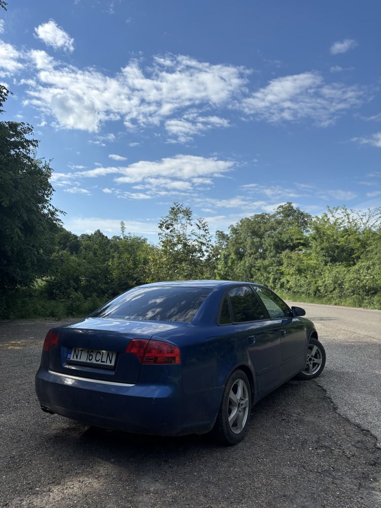 Audi A4 B7.