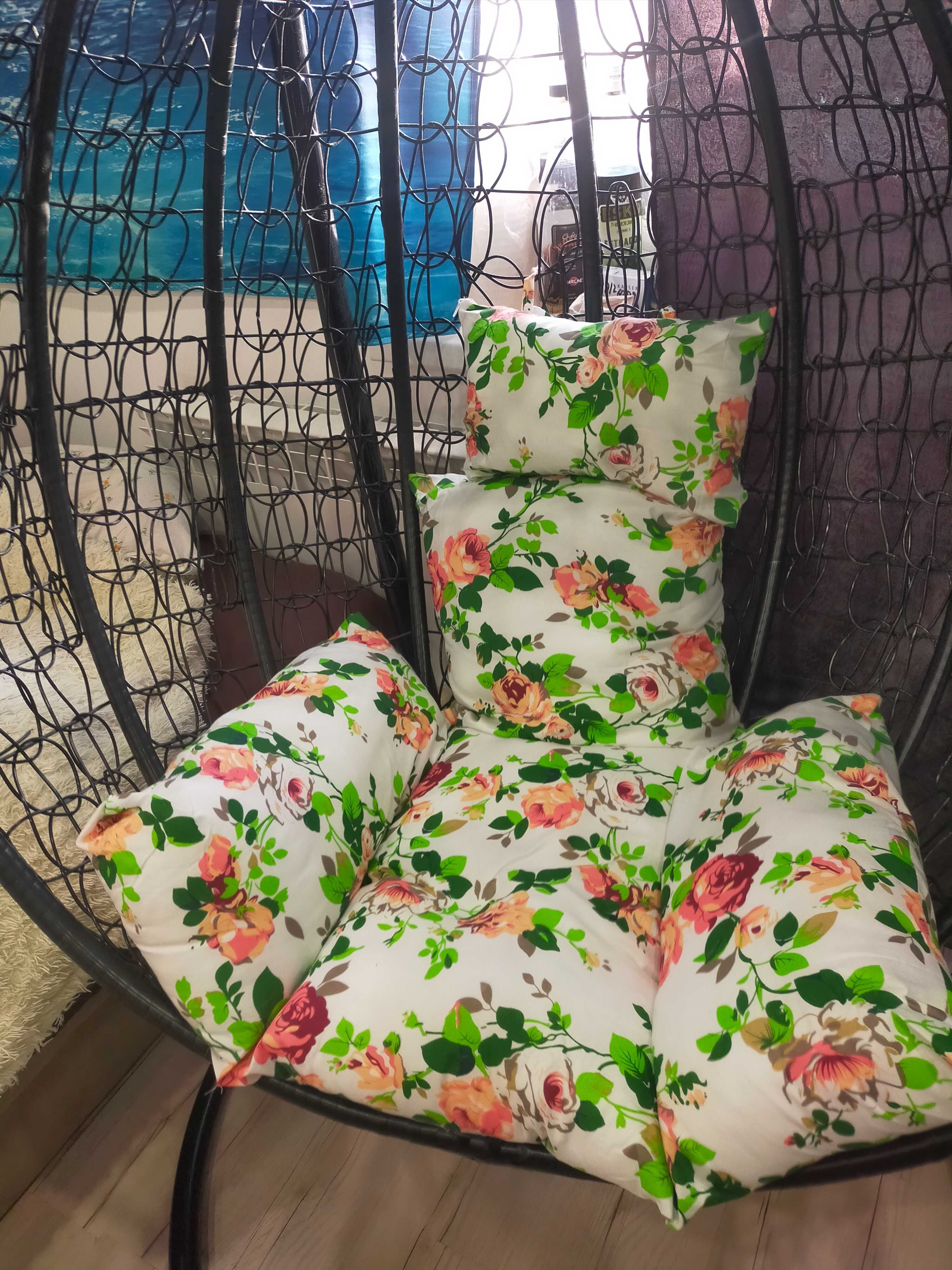Кресло качеля новая с подушкой