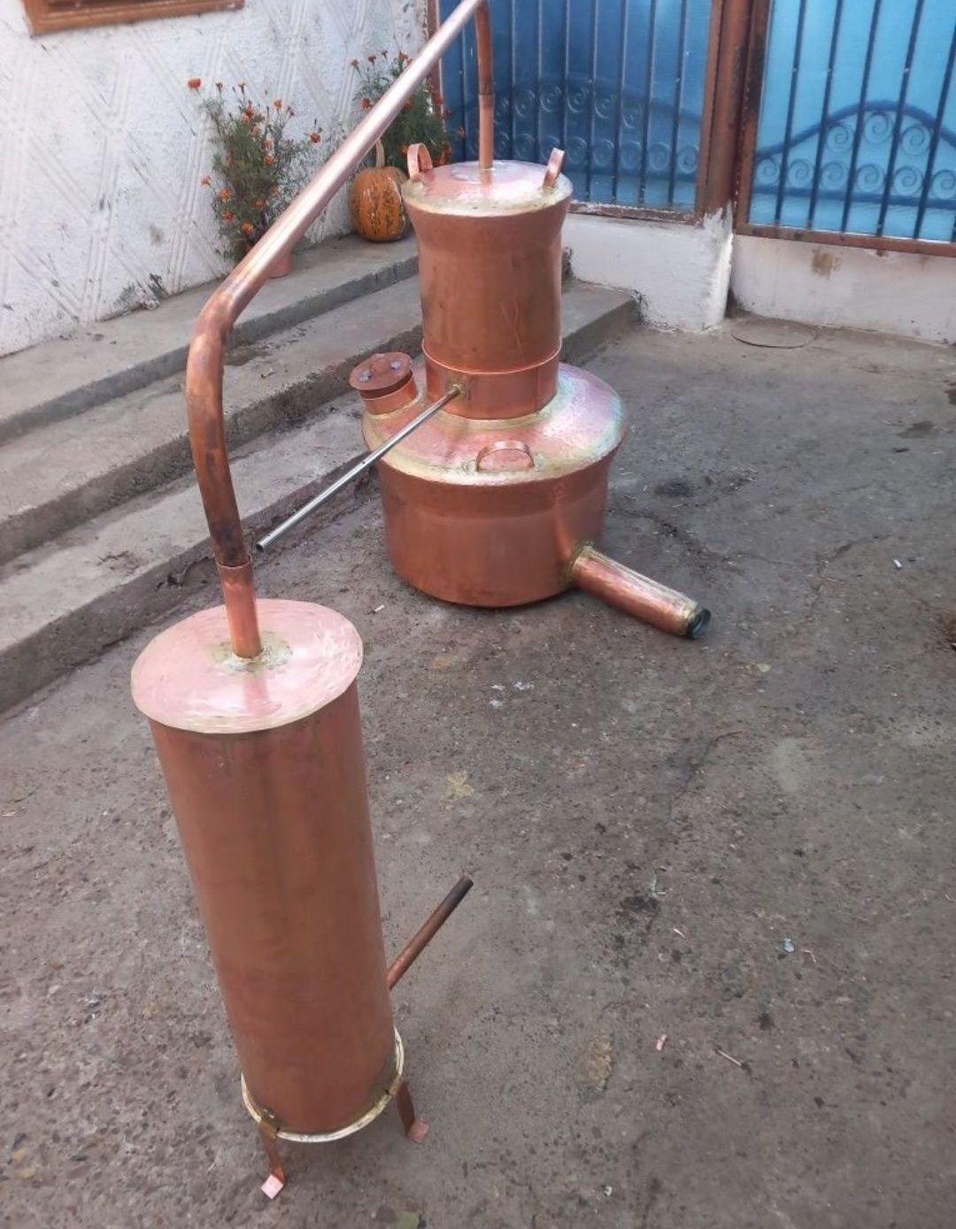 Vând un cazan de țuică din cupru alimentar capacitate de 160l cu fundu