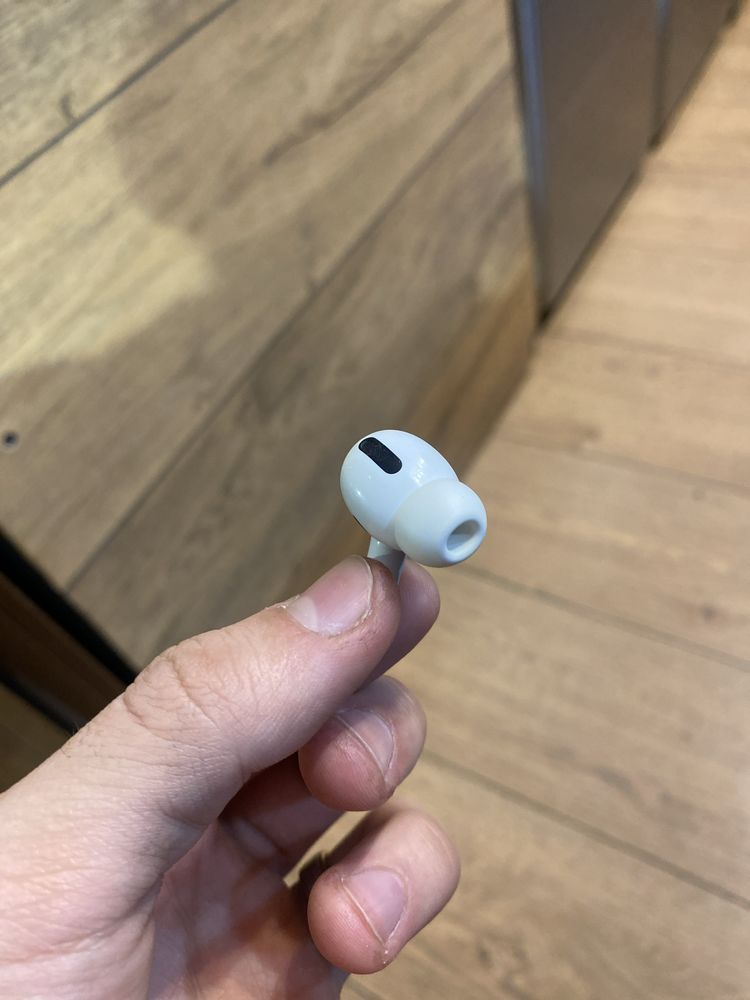 Air pods pro 1 !! ( левое ухо)