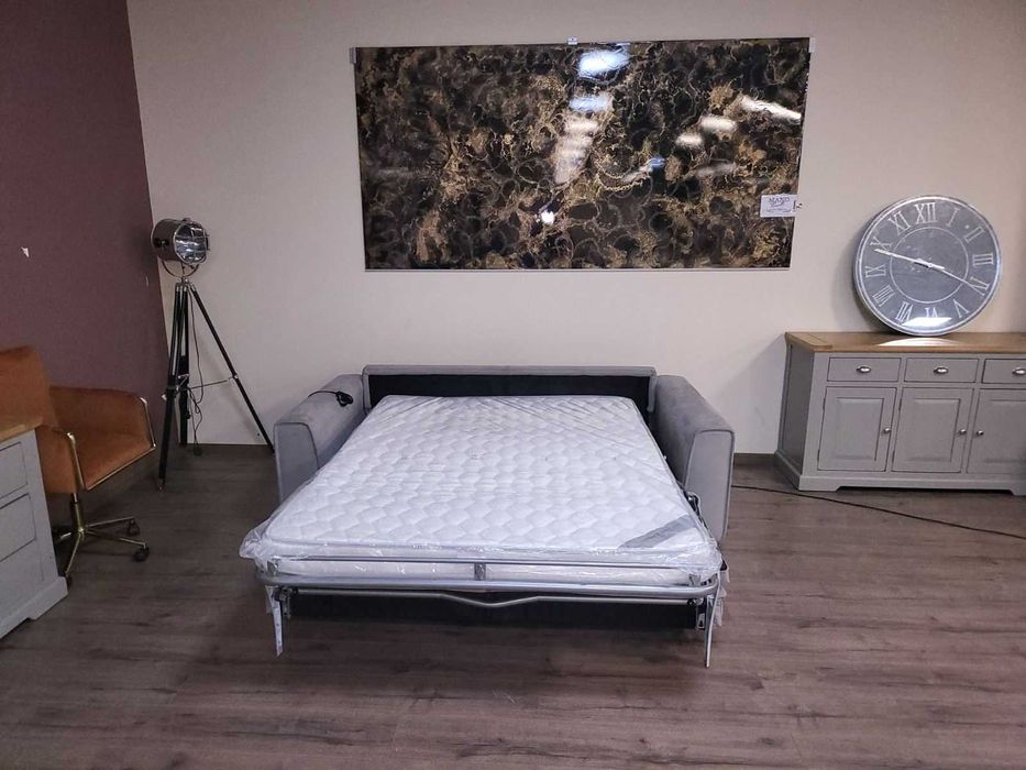 Италиански светло сив диван тройка от плат с функция сън