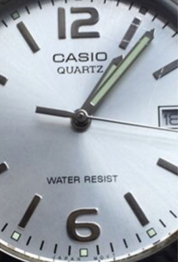 Ръчен часовник Casio