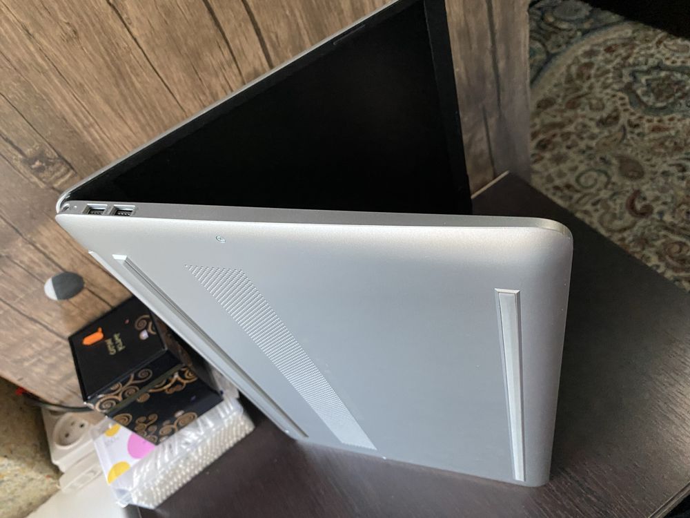 Laptop HP 15s-fq0008nia Intel N4120 / 4GB DDR4 / 256GB SSD / 15.6" HD