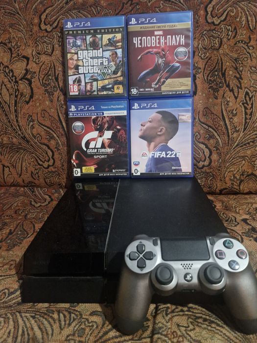 Продам Playstation 4 fat