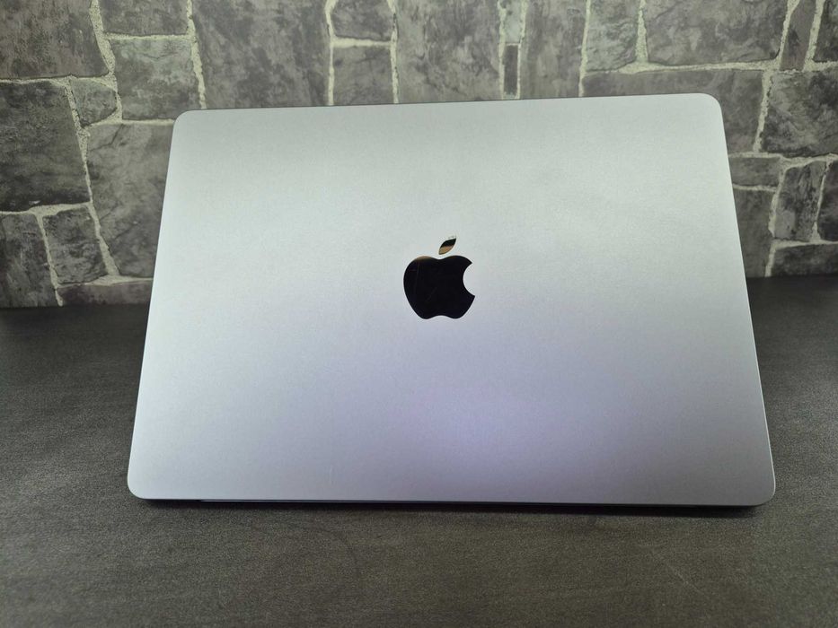 Apple MacBook Air M2 Като нов, 22 цикъла!!!