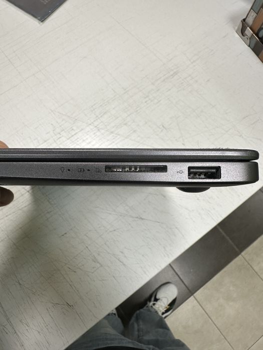 Лаптоп/Ноутбук ASUS