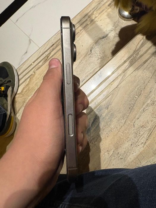 Vand iphone 16 pro baterie 100% si are garantie