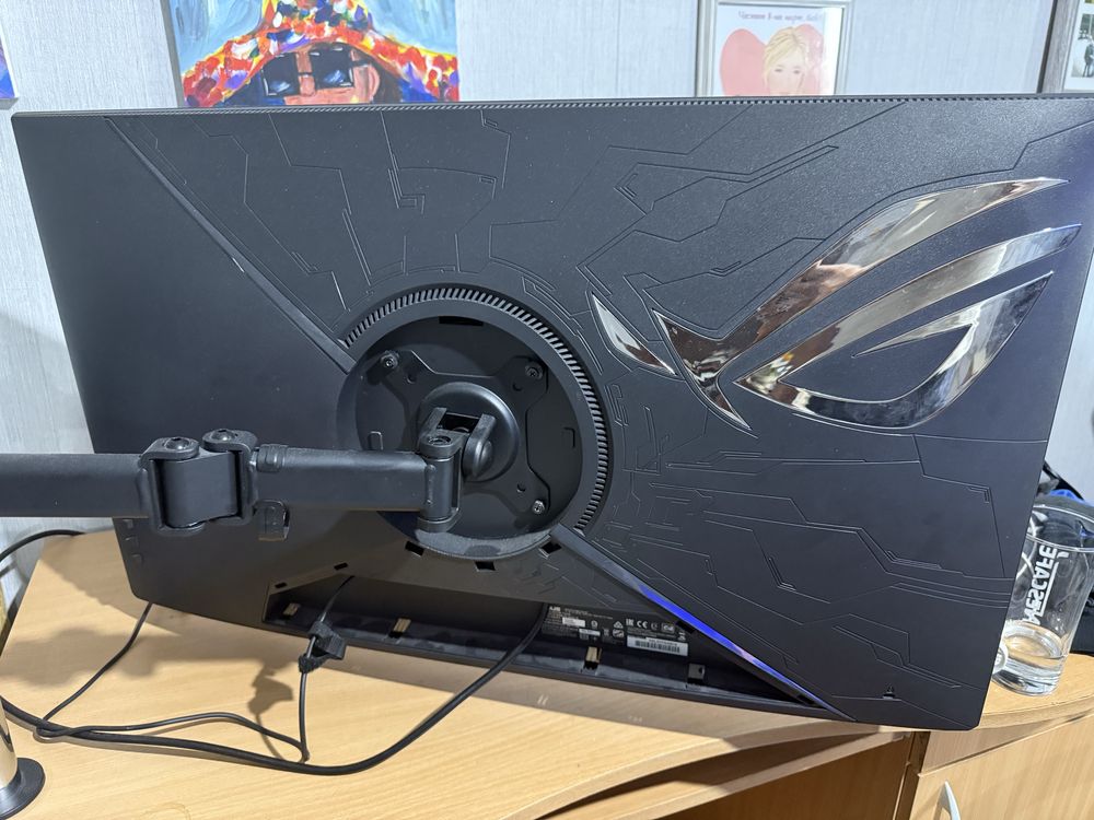 ASUS RROG led ips 32 инча
