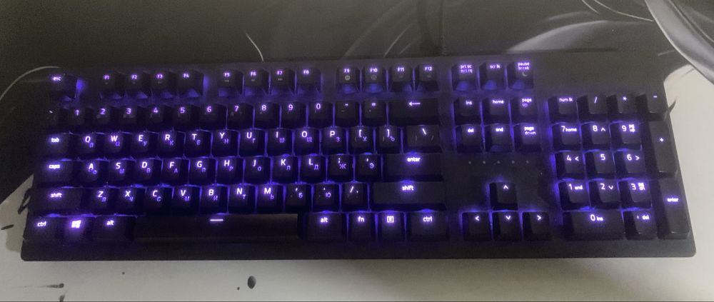 продам механическую клавиатуру Razer