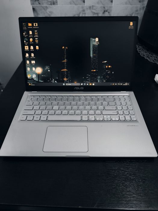 Laptop Asus 15.6", Full HD