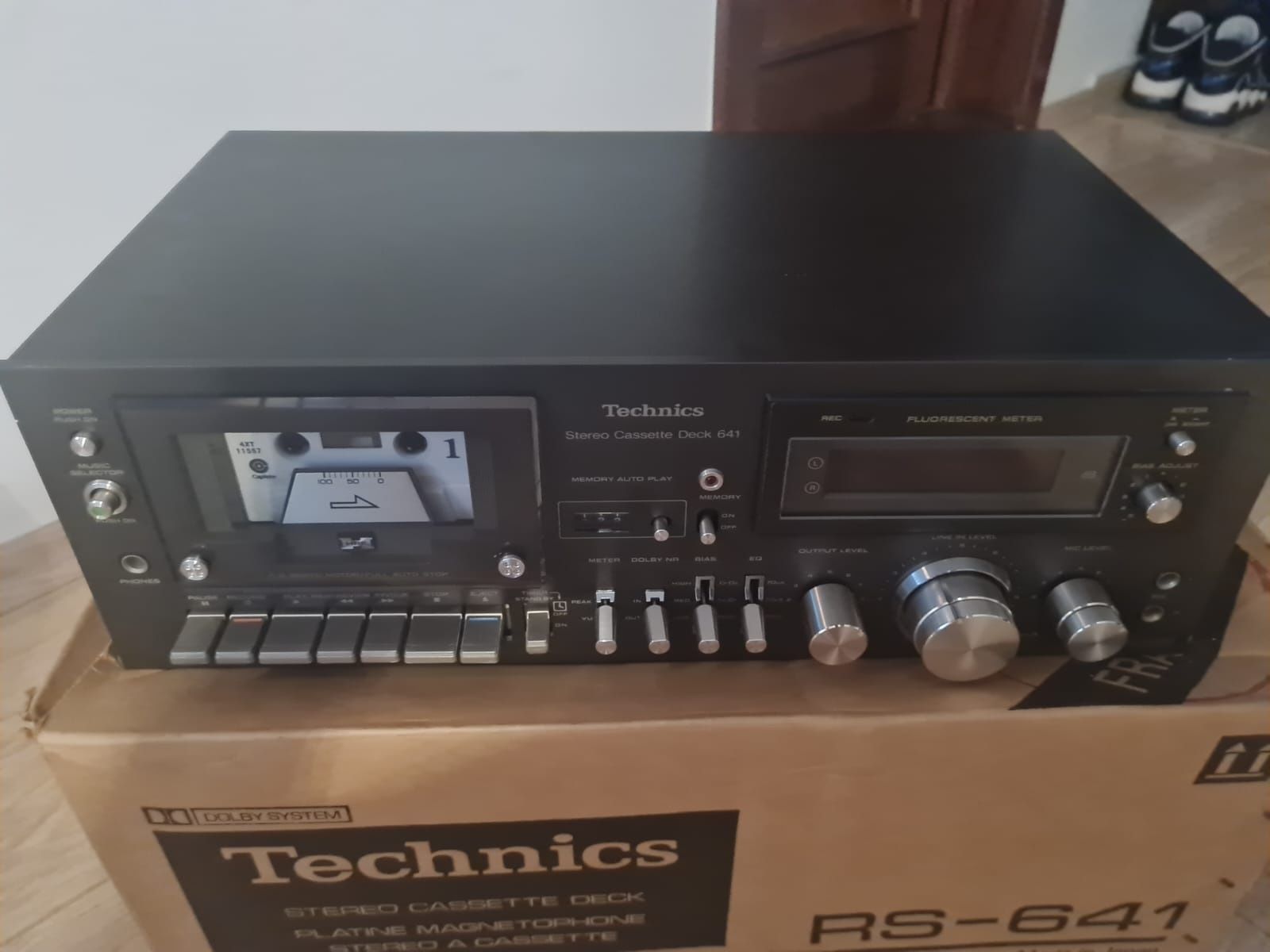 Pentru o linie de clasă , vă propun un Deck nou -  Technics RS-641