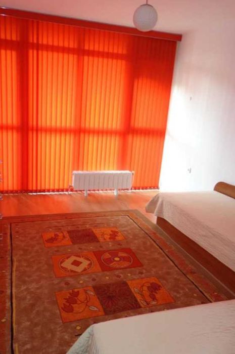 Дава се под наем Тристаен апартамент в Пловдив, Център - 90 кв.м за 321.3 € - Снимка #2