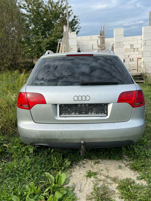 Vand Audi A4 b7  avariat