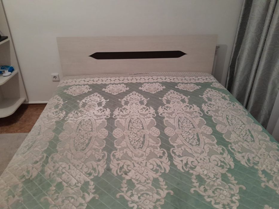 Двухспальная кровать