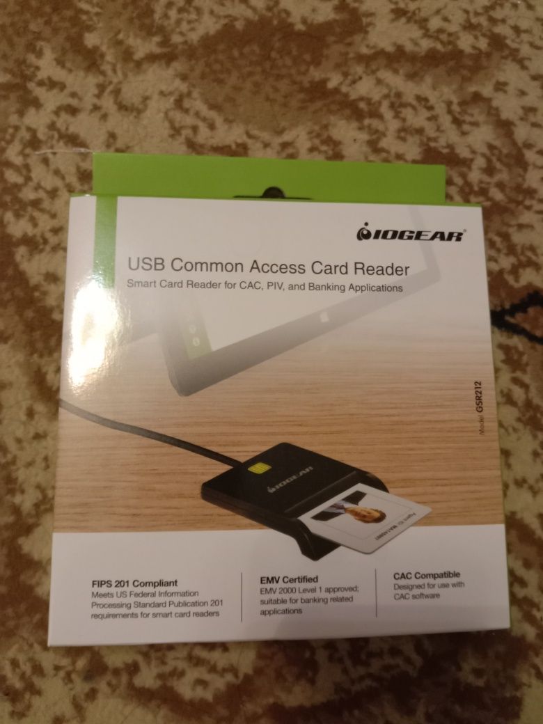 Smart card reader CAC, PIV, Banking appliction IOGEAR GSR212