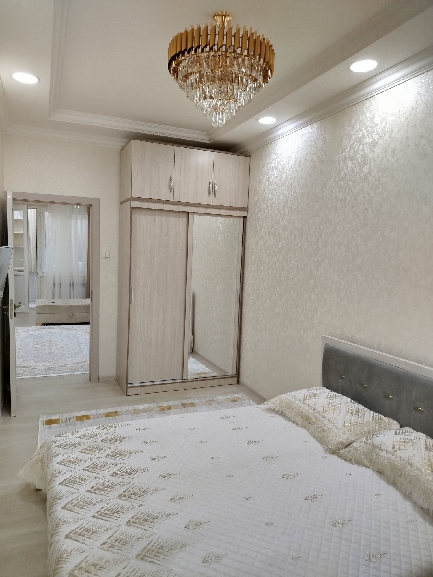 Юнусабад  продажа  своя! 2в3х/3/4. 13 КВ Ахмад Дониш.Ипотеки нет.