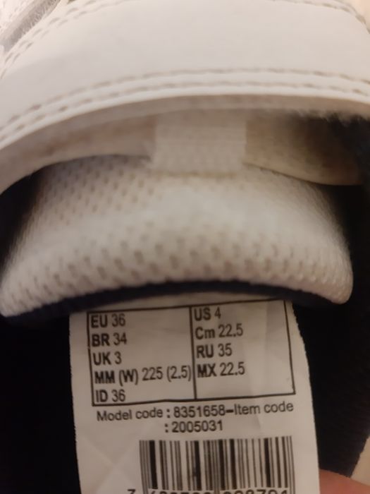 Vand adidași de copii de la Decathlon, mărimea 36.