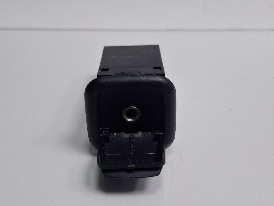 Priza AUX AUDI A4 IV Avant 8K5, B8 2007 - 2015 2.0 TDI CAGA, CJCA, CME