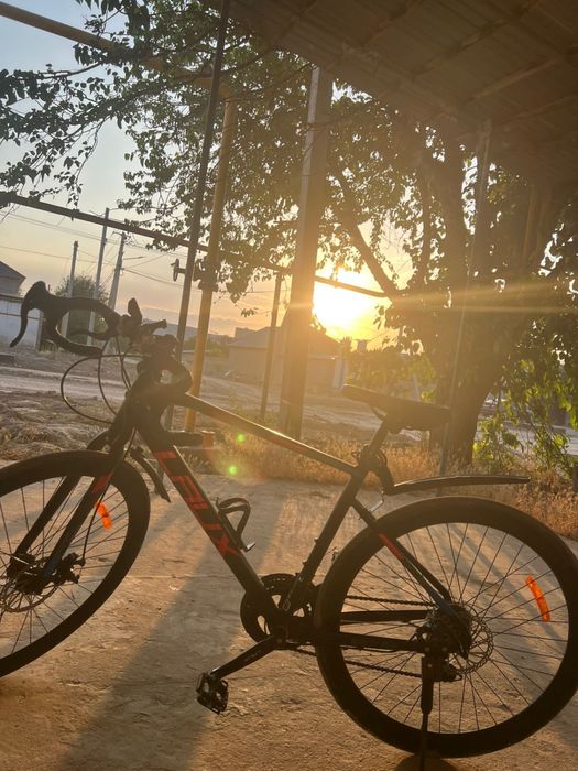 Продаю шоссейник Laux цену договоримся