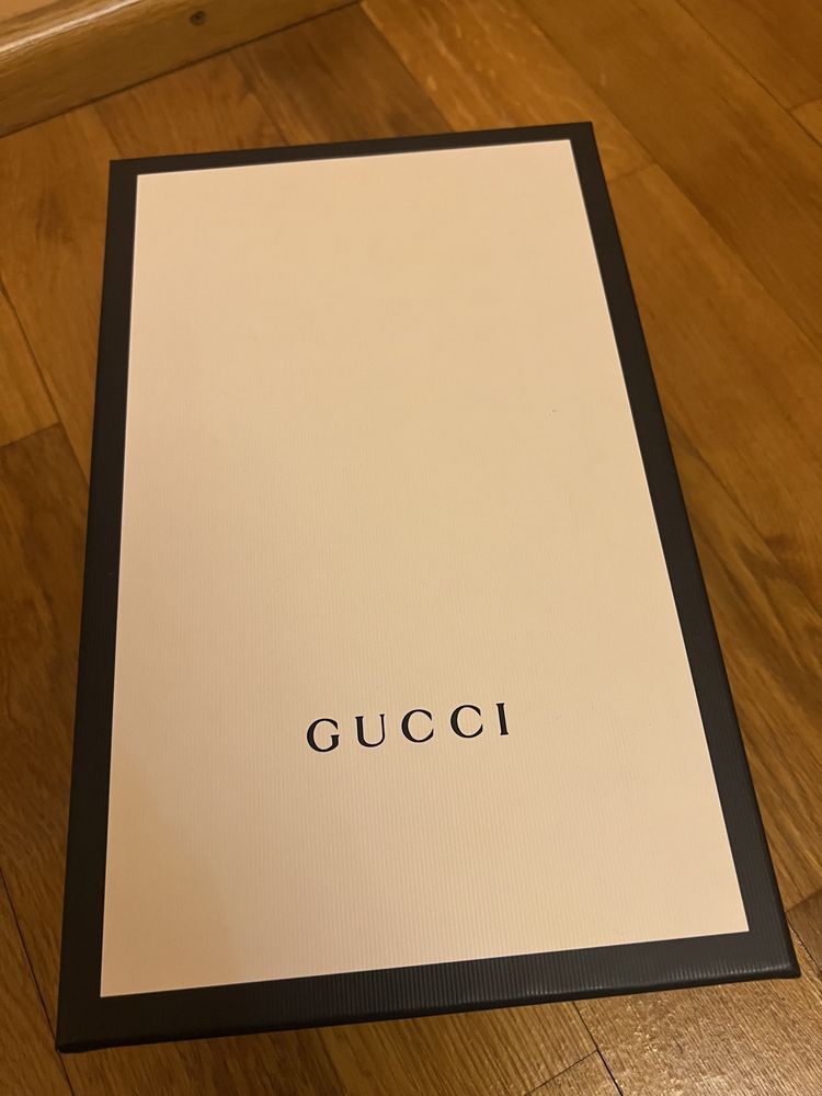 Vand papuci Gucci