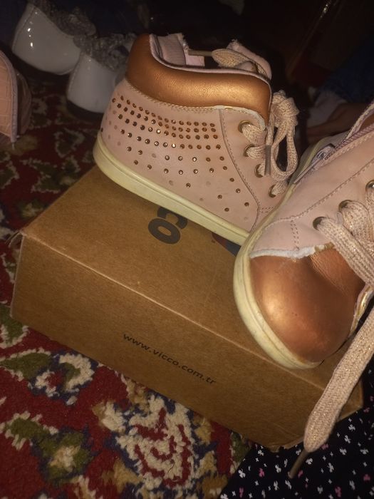 Продаётся детская обувь