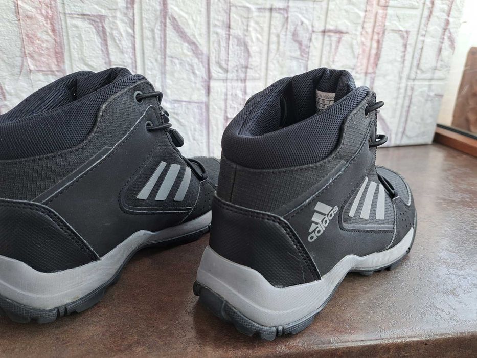 детски ботуши,зимни обувки,боти,апрески,Adidas номер31 за момче,адид