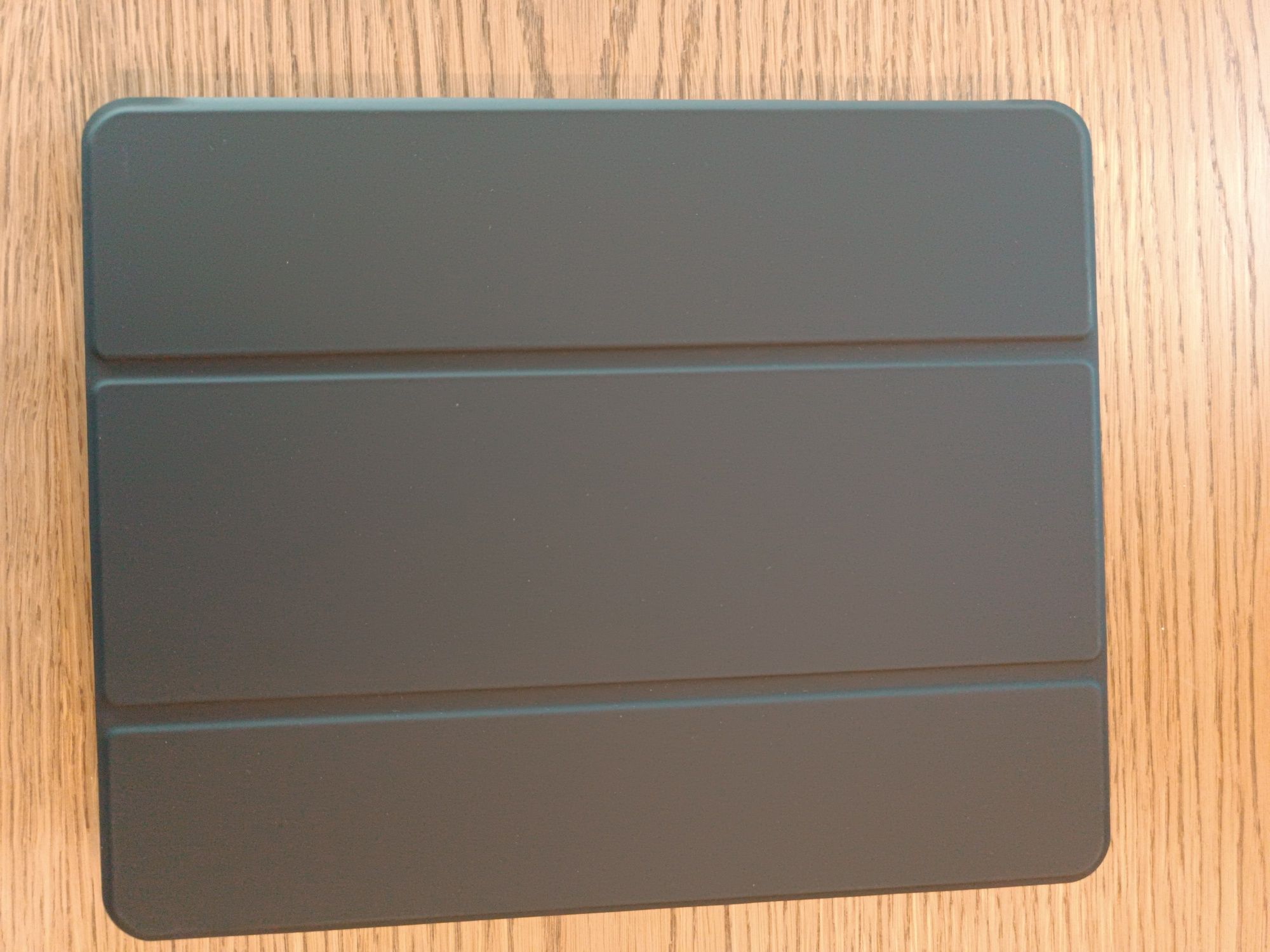Кейс за iPad Air 13" M2- чисто нов
