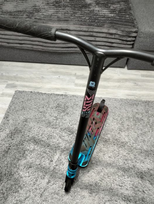 Vand trotineta Mgp fara nici o fisura doar zgariata