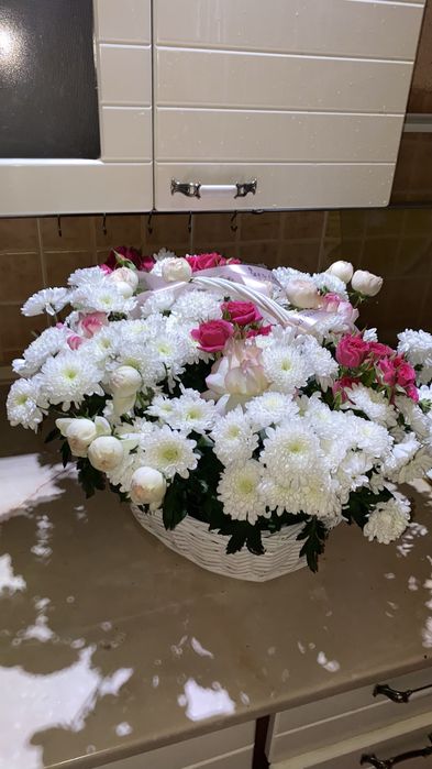 Продам цветы корзина