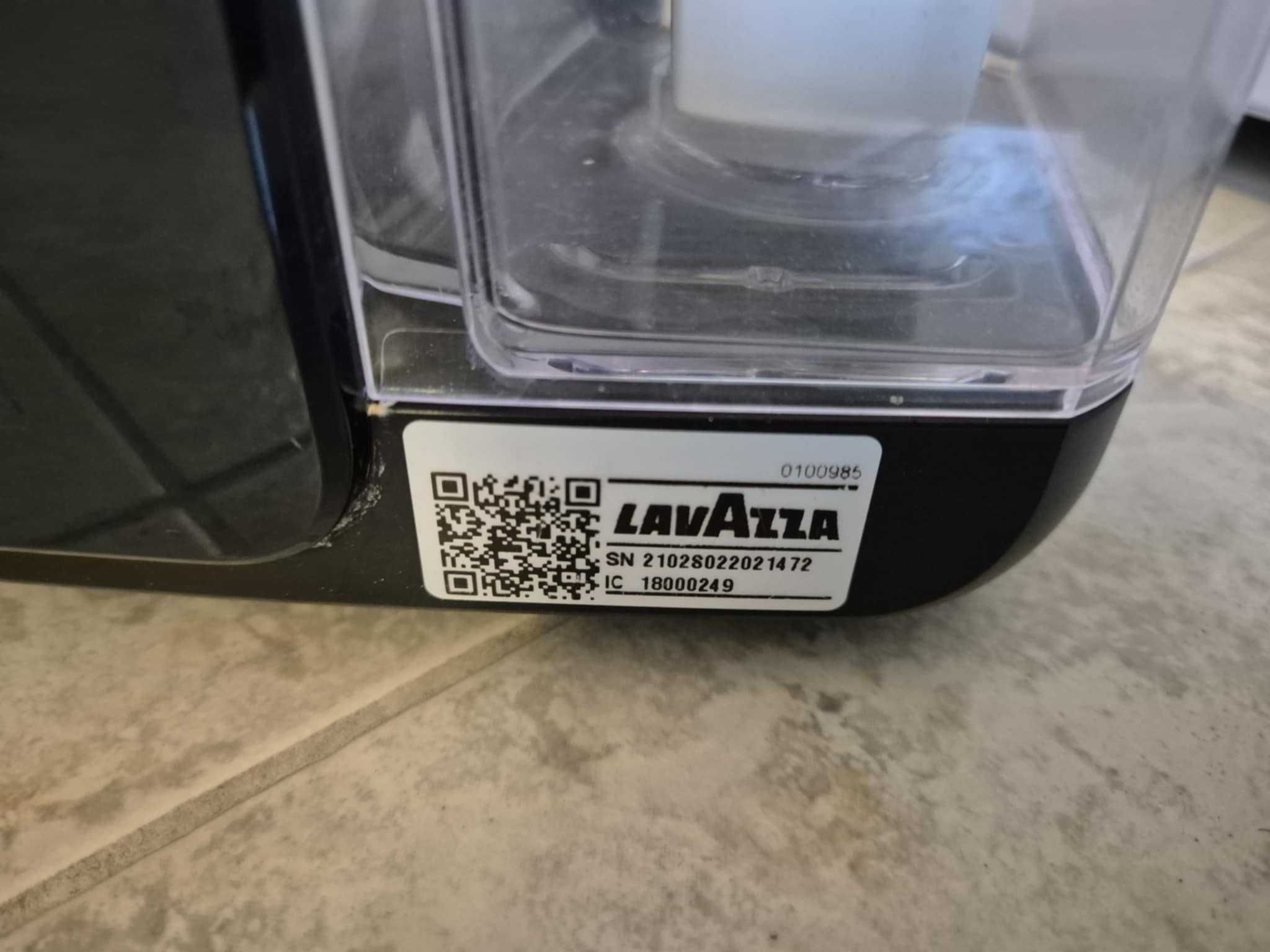 Lavazza Blue капсулна кафемашина – работеща, 200 лв