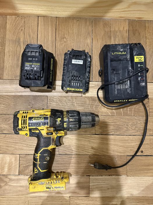 Дрель шуруповерт Stanley с двумя аккумуляторами