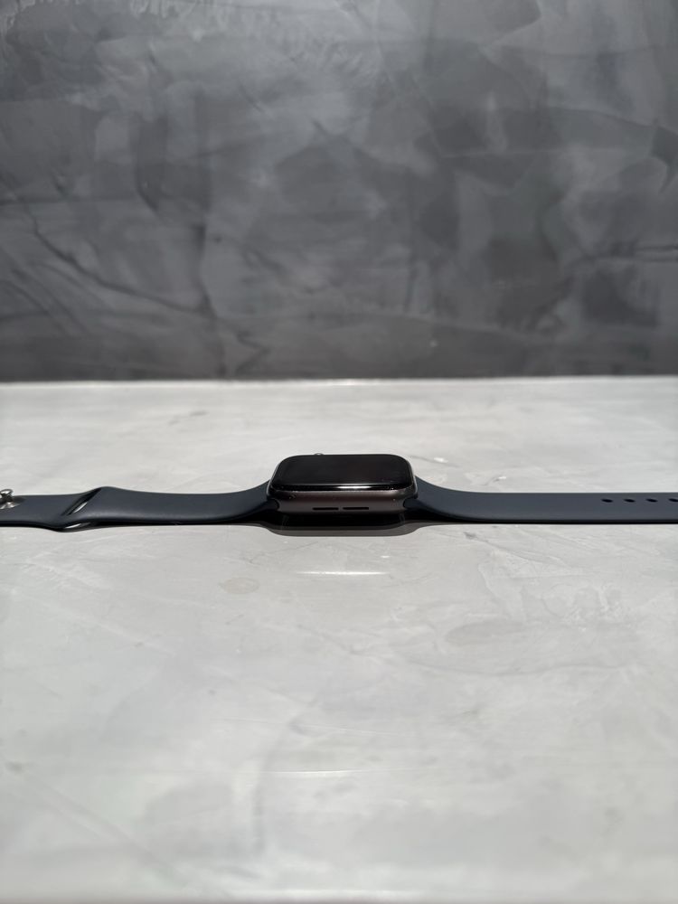 95% battery! Apple Watch SE 44mm Space Gray