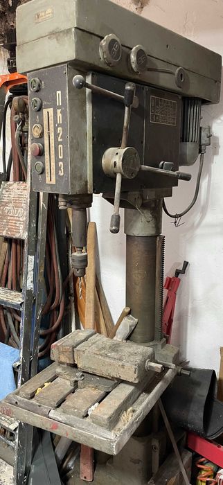 Продавам колонна бормашина ПК203